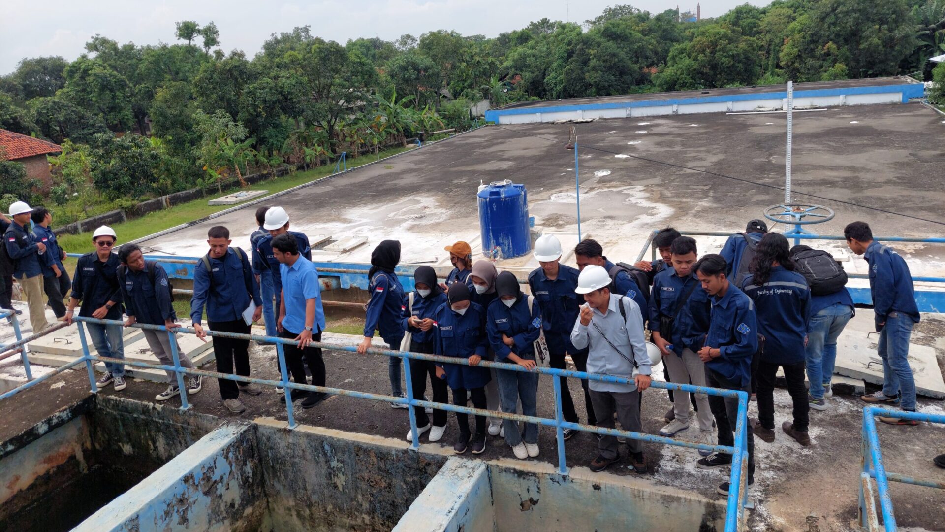 Membangun Generasi Emas